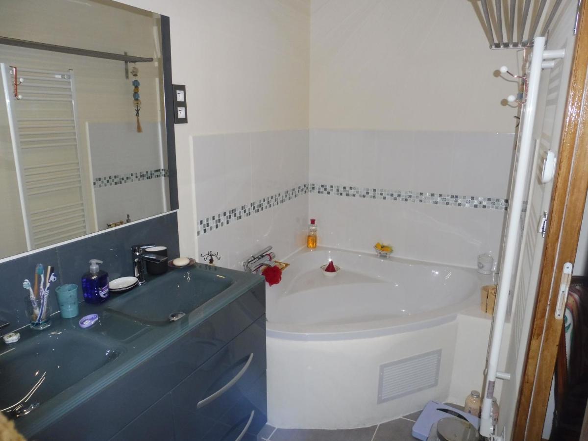 Chambre D'Hotes Des 3 Ifs Vernot Exterior foto